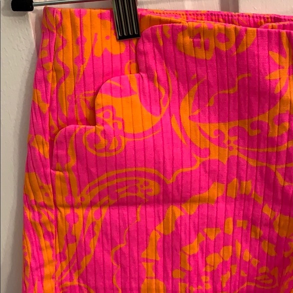 Lilly Pulitzer Shorts - Picture 2 of 4